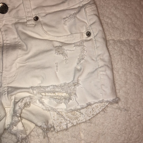 White jean shorts - Picture 2 of 4